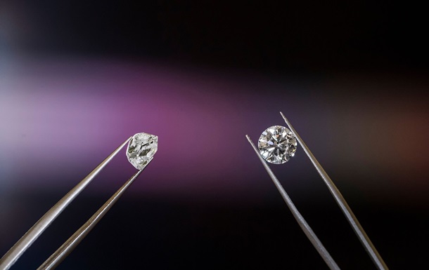 Світового виробника діамантів внесли до списку спонсорів війни