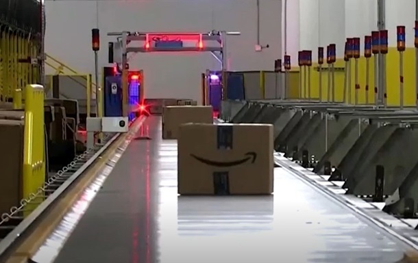 Amazon оштрафували у Франції через стеження за співробітниками